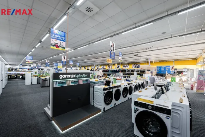 Prodej obchodního prostoru, Ústí nad Labem - Všebořice, Podhoří, 1714 m2