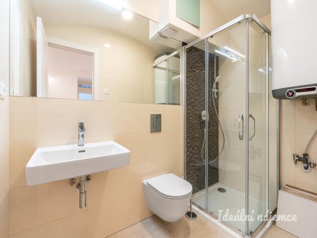 Pronájem bytu 2+kk, Praha - Bubeneč, Ovenecká, 30 m2