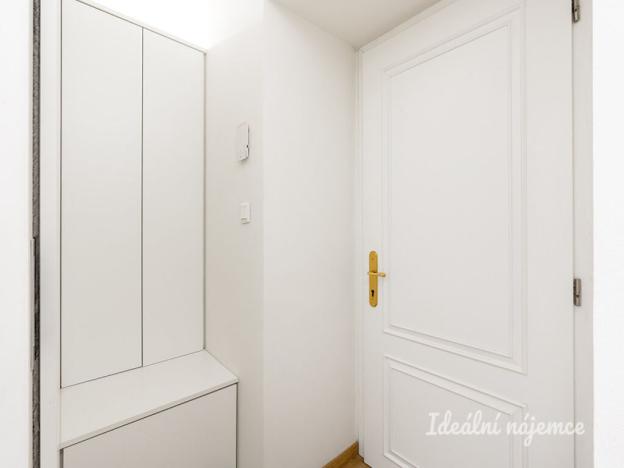 Pronájem bytu 2+kk, Praha - Bubeneč, Ovenecká, 30 m2