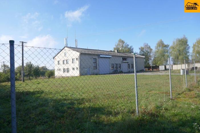 Prodej komerční nemovitosti, Moravec, 3983 m2