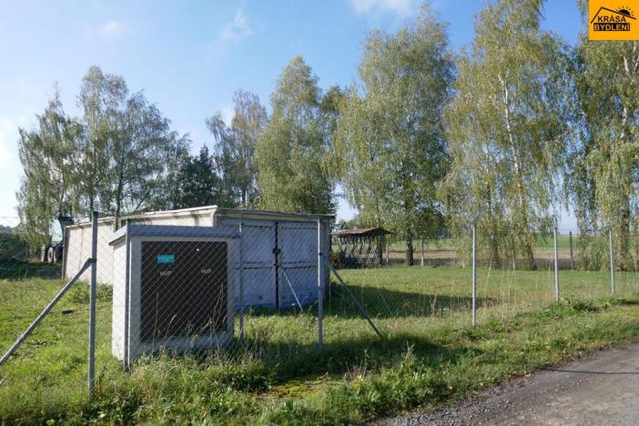 Prodej komerční nemovitosti, Moravec, 3983 m2