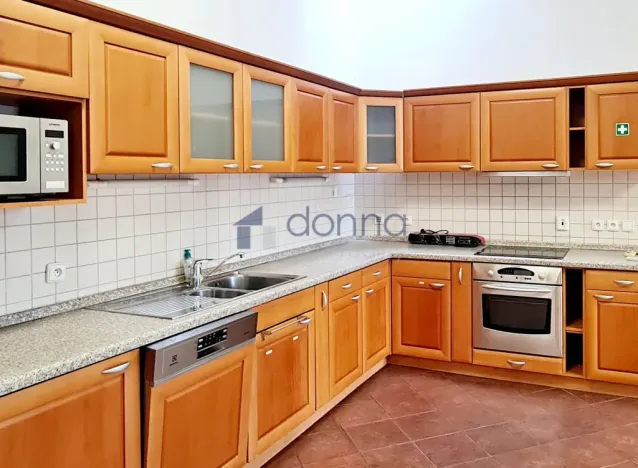 Pronájem kanceláře, Praha, Senovážné náměstí, 203 m2