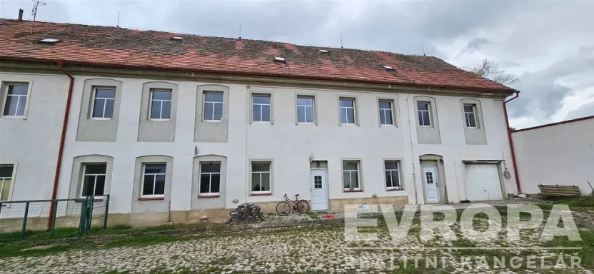 Prodej komerční nemovitosti, Ploskovice - Těchobuzice, Těchobuzice, 1180 m2