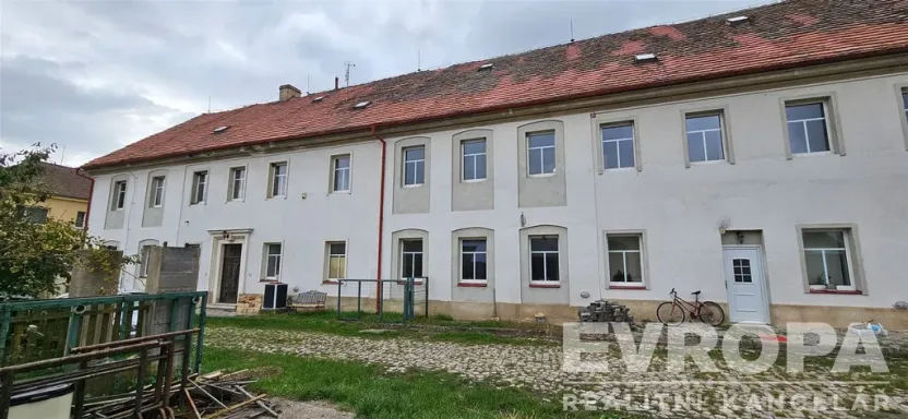 Prodej komerční nemovitosti, Ploskovice - Těchobuzice, Těchobuzice, 1180 m2
