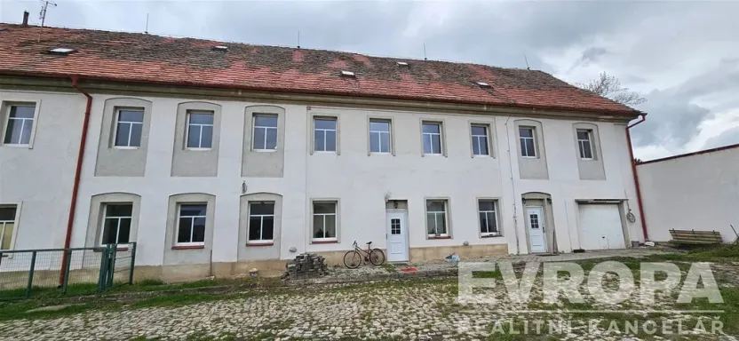 Prodej komerční nemovitosti, Ploskovice - Těchobuzice, Těchobuzice, 1180 m2