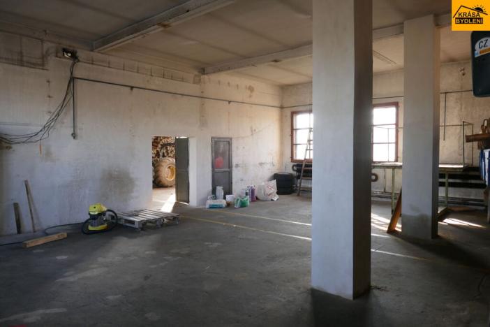 Prodej skladu, Moravec, 3983 m2