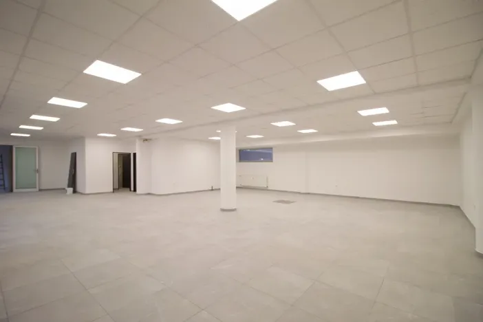 Pronájem obchodního prostoru, Chodov, náměstí ČSM, 180 m2