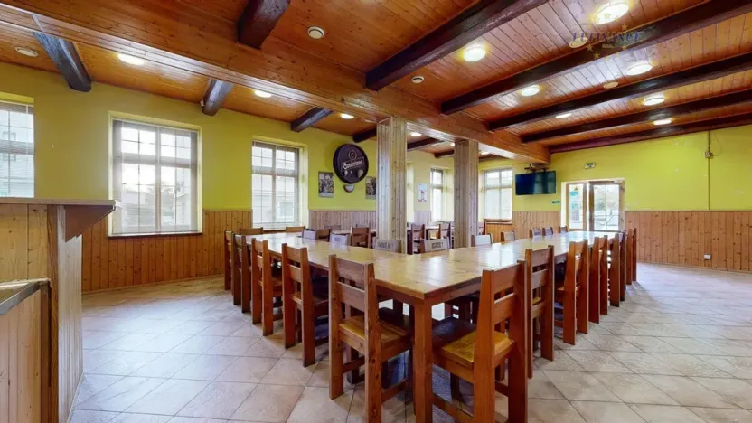 Prodej obchodního prostoru, Kralupy nad Vltavou - Mikovice, Lidové nám., 671 m2