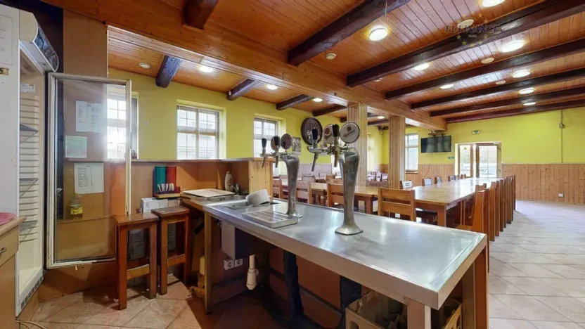 Prodej obchodního prostoru, Kralupy nad Vltavou - Mikovice, Lidové nám., 671 m2