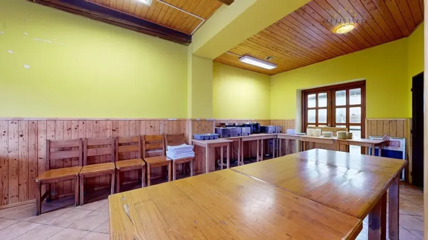 Prodej obchodního prostoru, Kralupy nad Vltavou - Mikovice, Lidové nám., 671 m2