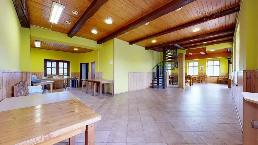 Prodej obchodního prostoru, Kralupy nad Vltavou - Mikovice, Lidové nám., 671 m2