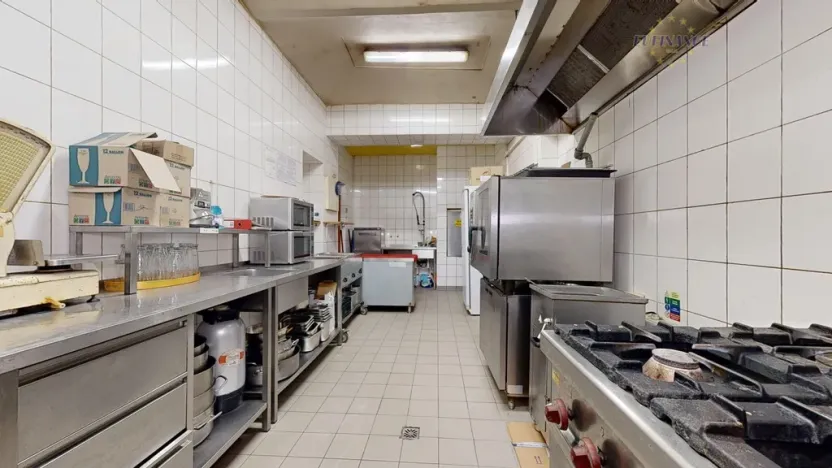 Prodej obchodního prostoru, Kralupy nad Vltavou - Mikovice, Lidové nám., 671 m2