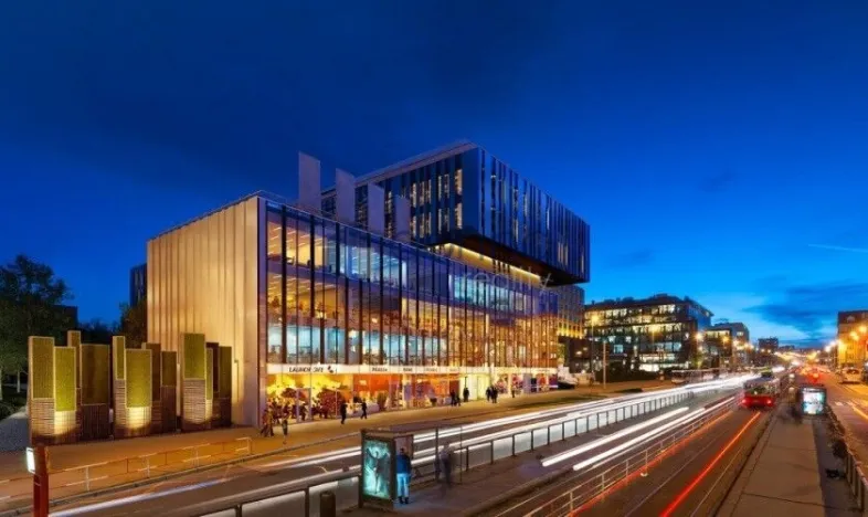 Pronájem kanceláře, Praha - Vokovice, Evropská, 678 m2