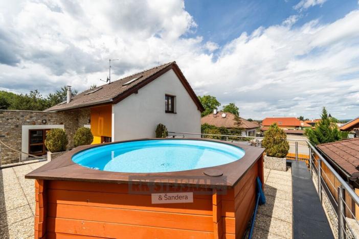 Prodej rodinného domu, Dubné, 261 m2