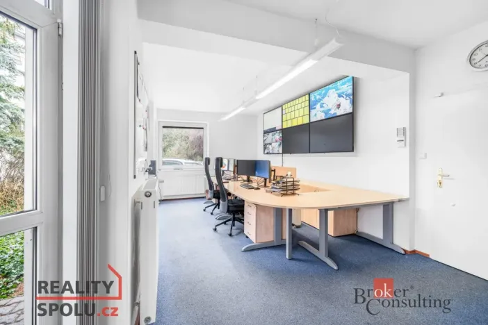 Prodej kanceláře, Průhonice, U Křížku, 447 m2