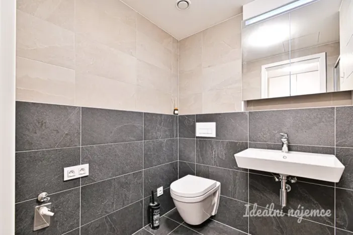 Pronájem bytu 1+kk, Brno, Bratislavská, 33 m2