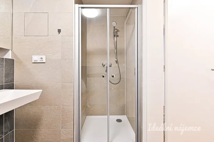 Pronájem bytu 1+kk, Brno, Bratislavská, 33 m2