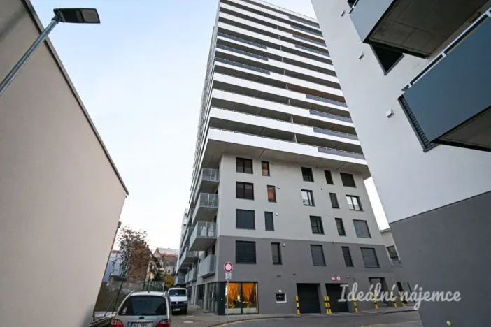 Pronájem bytu 1+kk, Brno, Bratislavská, 33 m2