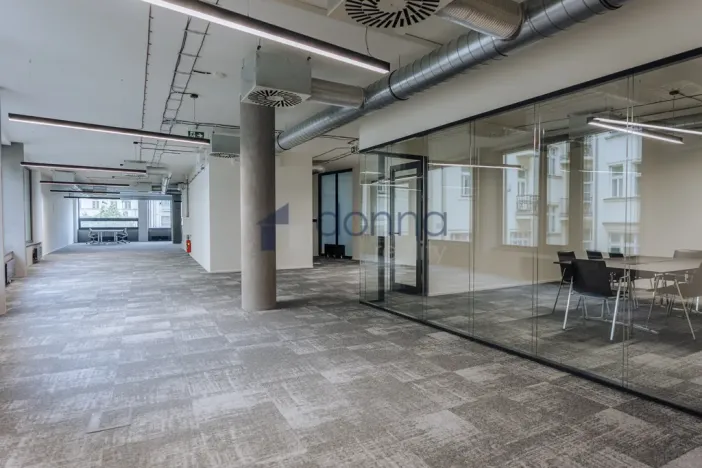 Pronájem kanceláře, Praha - Nové Město, Václavské náměstí, 652 m2