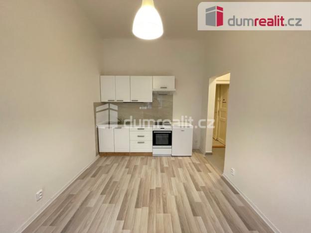 Pronájem bytu 1+kk, Praha - Smíchov, Na Skalce, 22 m2