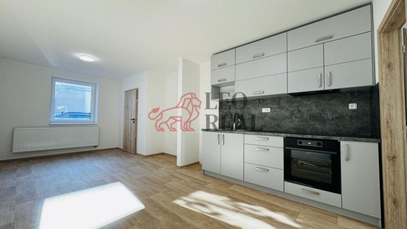 Pronájem bytu 1+kk, Uherské Hradiště, Kollárova, 31 m2