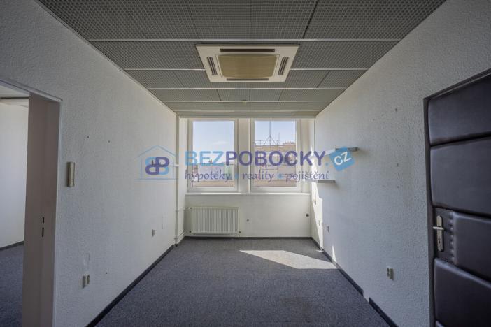 Pronájem kanceláře, Havlíčkův Brod, Havlíčkovo náměstí, 1200 m2