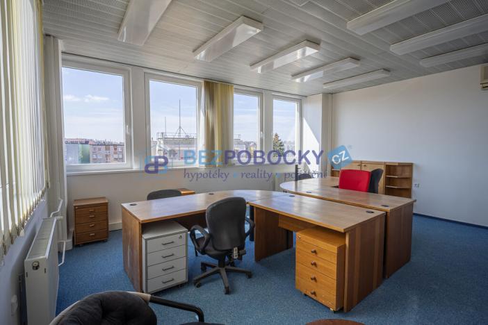 Pronájem kanceláře, Havlíčkův Brod, Havlíčkovo náměstí, 1200 m2