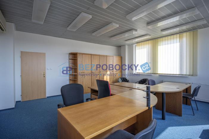Pronájem kanceláře, Havlíčkův Brod, Havlíčkovo náměstí, 1200 m2