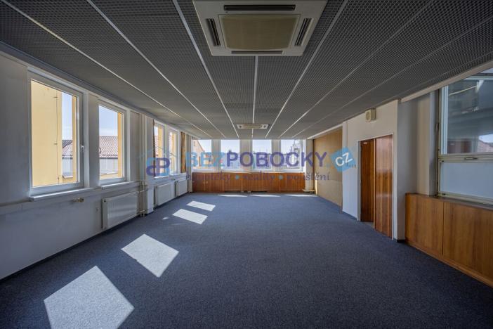 Pronájem kanceláře, Havlíčkův Brod, Havlíčkovo náměstí, 1200 m2