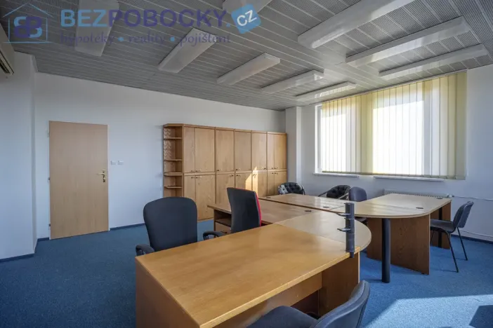 Pronájem kanceláře, Havlíčkův Brod, Havlíčkovo náměstí, 1200 m2