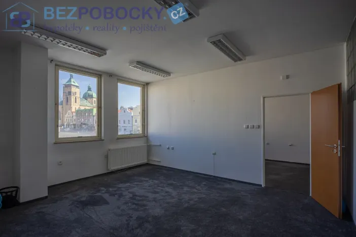 Pronájem kanceláře, Havlíčkův Brod, Havlíčkovo náměstí, 1200 m2