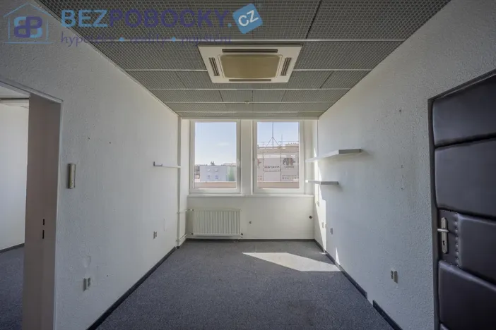 Pronájem kanceláře, Havlíčkův Brod, Havlíčkovo náměstí, 1200 m2