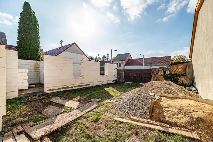 Prodej rodinného domu, Mochov, 324 m2