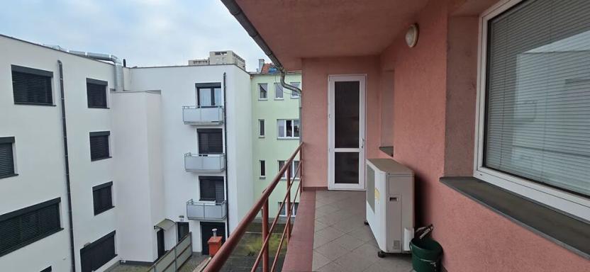 Pronájem kanceláře, Zlín, Lešetín IV, 75 m2