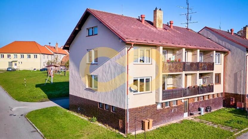 Prodej bytu 4+1, Hracholusky, 75 m2