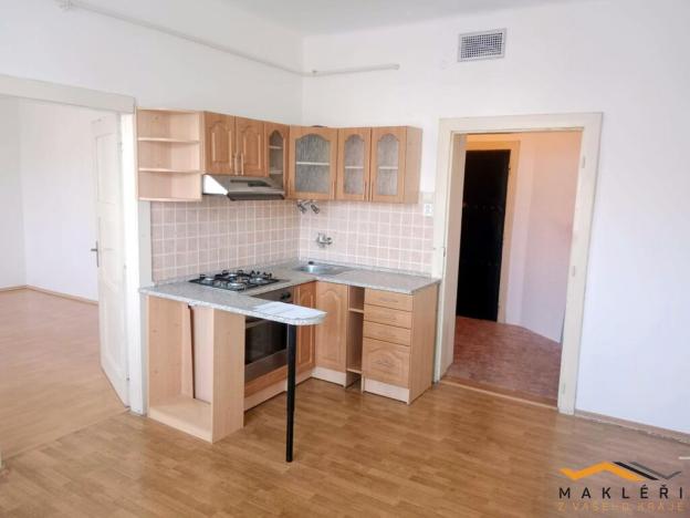 Pronájem bytu 2+kk, Znojmo, Rumunská, 42 m2