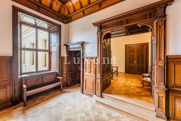 Prodej komerční nemovitosti, Mirošov, náměstí Míru, 1364 m2