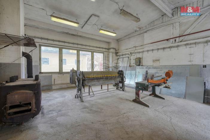 Prodej výrobních prostor, Chodová Planá, Kyjovská, 1564 m2