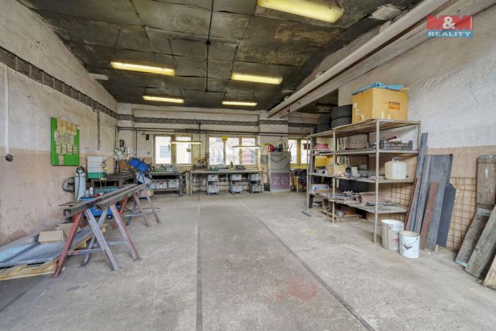 Prodej výrobních prostor, Chodová Planá, Kyjovská, 1564 m2