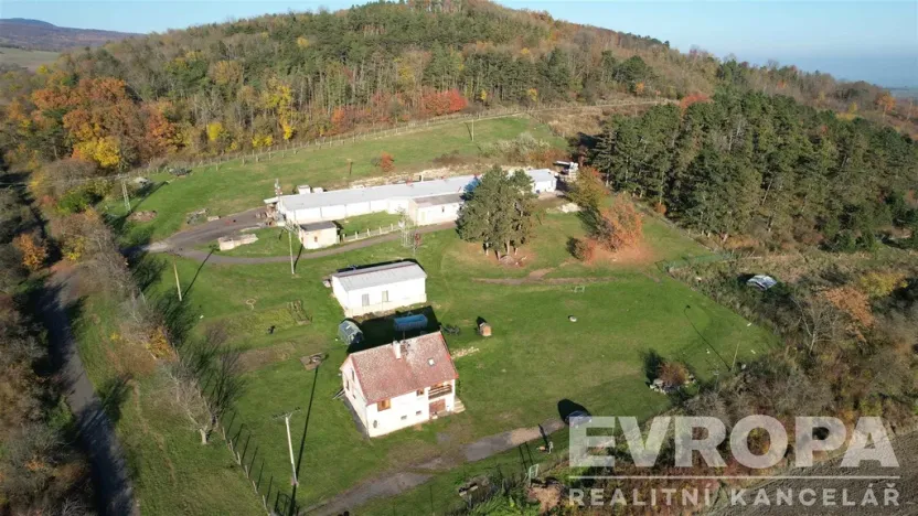 Prodej výrobních prostor, Libčeves, okres louny, 1700 m2