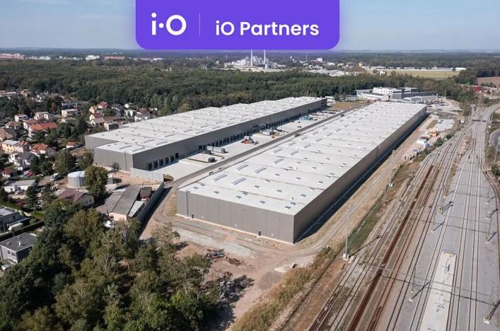 Pronájem skladu, Pardubice, U Prefy, 7634 m2