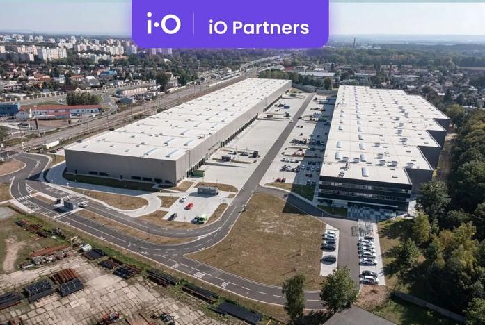 Pronájem skladu, Pardubice, U Prefy, 7634 m2