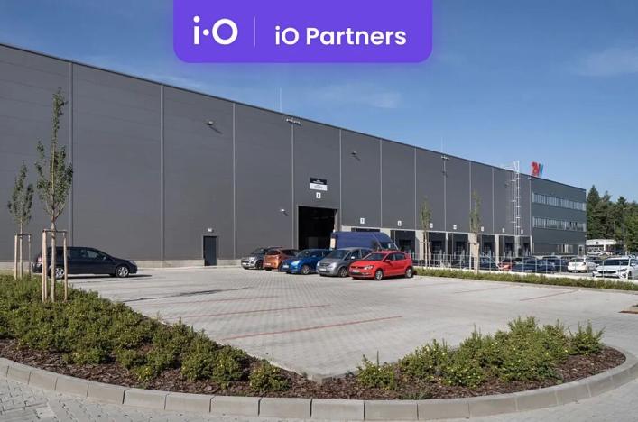 Pronájem skladu, Pardubice, U Prefy, 7634 m2