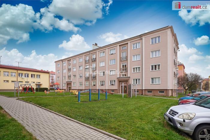 Prodej bytu 2+1, Ostrov, Hlavní třída, 61 m2