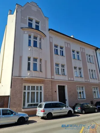 Pronájem bytu 2+1, Náchod, Husovo náměstí, 78 m2