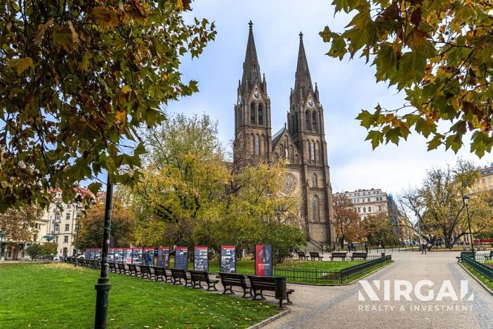 Prodej restaurace, Praha - Vinohrady, Balbínova, 198 m2