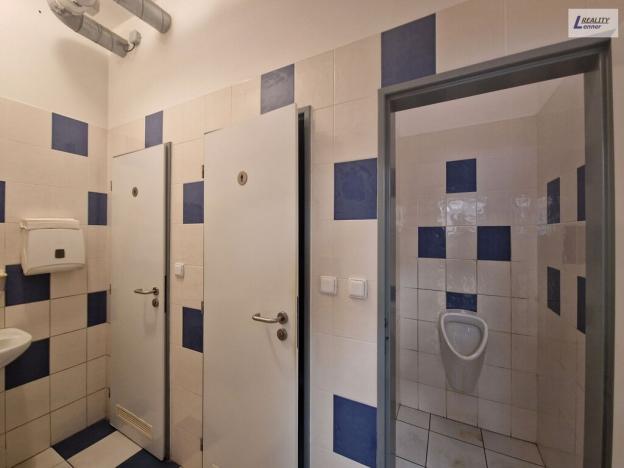 Pronájem obchodního prostoru, Praha - Háje, Hviezdoslavova, 661 m2