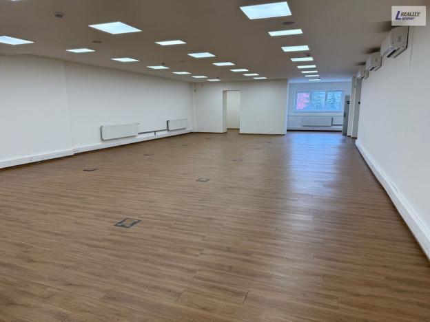 Pronájem obchodního prostoru, Praha - Háje, Hviezdoslavova, 661 m2