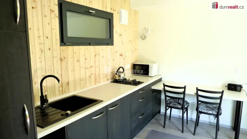 Prodej garáže, Pernštejnské Jestřabí - Maňová, 36 m2