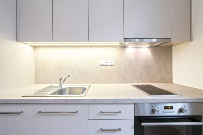 Pronájem bytu 1+kk, Praha - Žižkov, Krásova, 25 m2